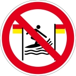 Verbotszeichen - Surfen zwischen den rot-gelben Flaggen verboten