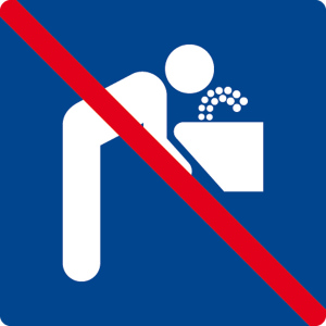 Schwimmbadschild - Kein Trinkwasser - Folie Selbstklebend - 5 x 5 cm